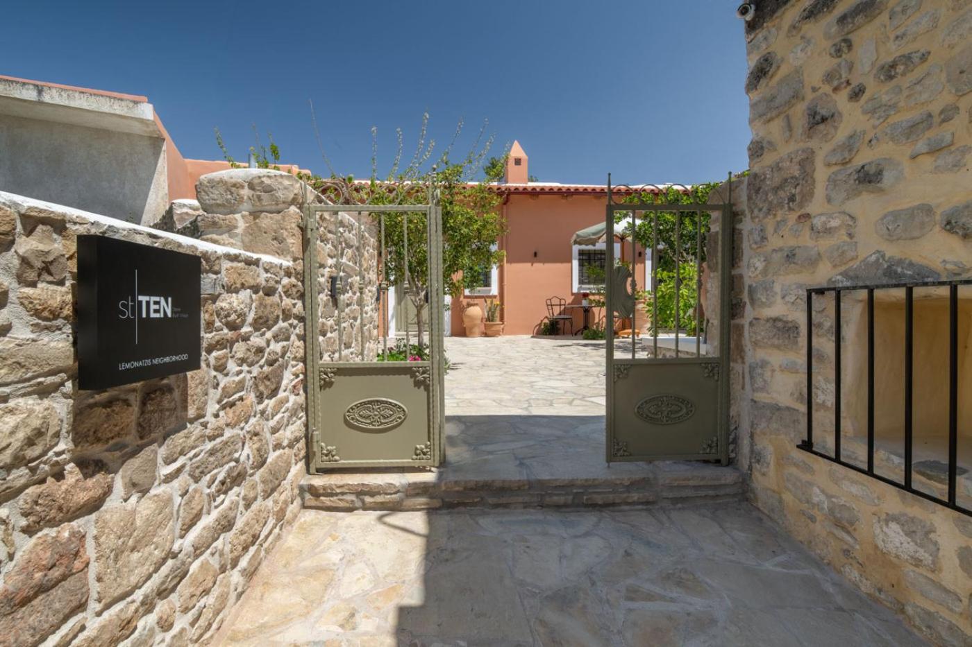 St.Ten Stone Built Village Agioi Deka  Extérieur photo